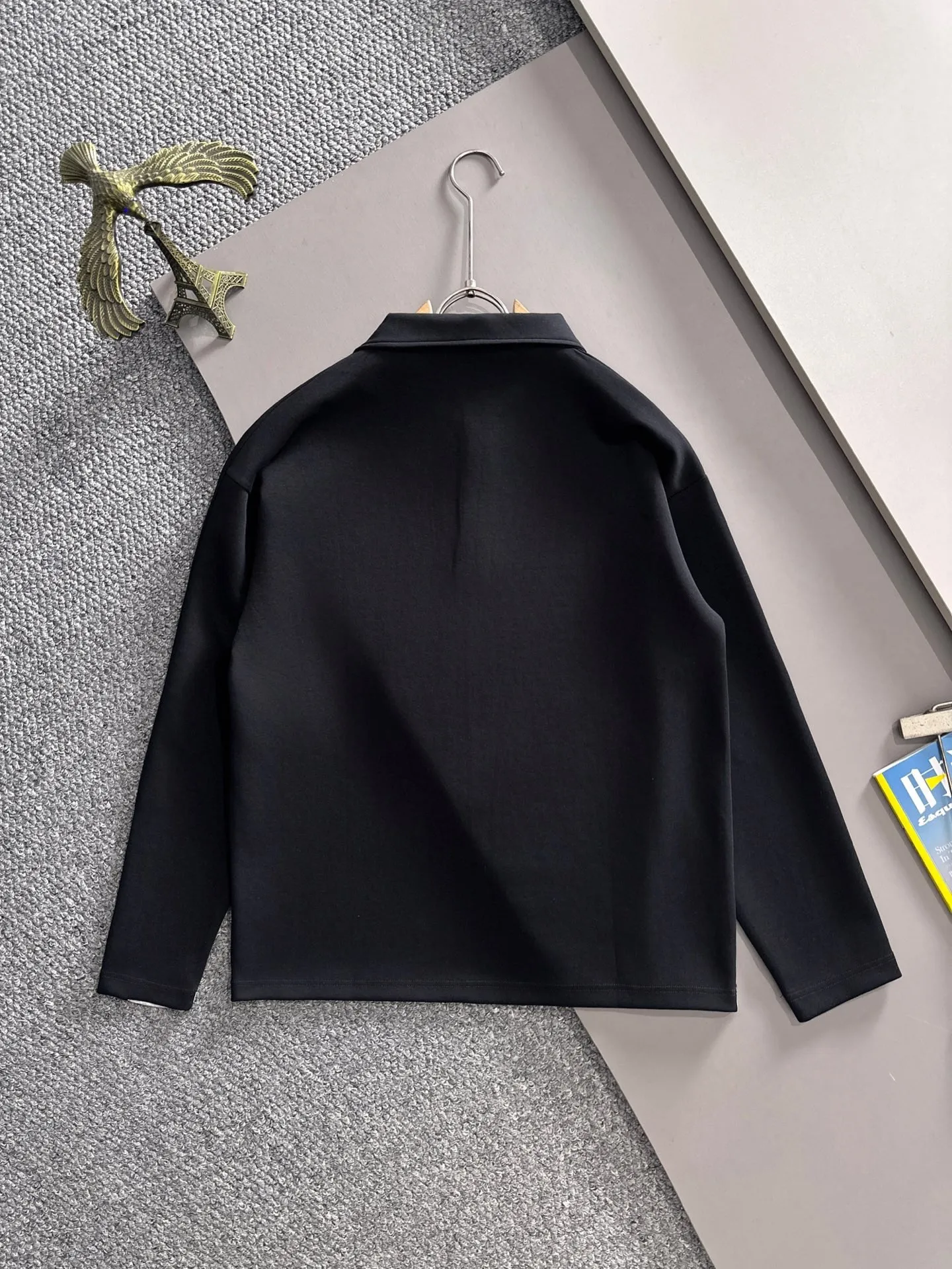 P360 Stone Island is the exclusive first release of 25ss autumn and winter new lapel sweatshirt long-sleeved men and women. Many celebrities share the same style. Craftsmanship that ordinary small workshops cannot copy. We are not afraid of any challenges in terms of materials, detail restoration and craftsmanship, just to provide you with wonderful products. Compare the top original versions at will. No expense is spared just to make it better. Unique imported fabric feel. Purely imported German machine production. Precision operation. Thousands of needles density. Full set of new accessories with three standards for simultaneous customization. The upper body is versatile and fashionable. A perfect choice for autumn and winter, a must-have item. Size chart: m-4XL (please state your height and weight when placing an order)